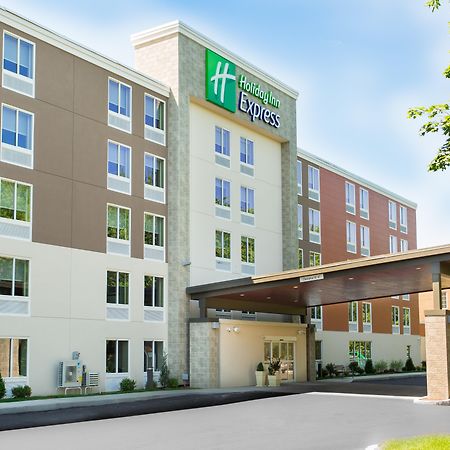 Holiday Inn Express Chelmsford By Ihg Exterior photo