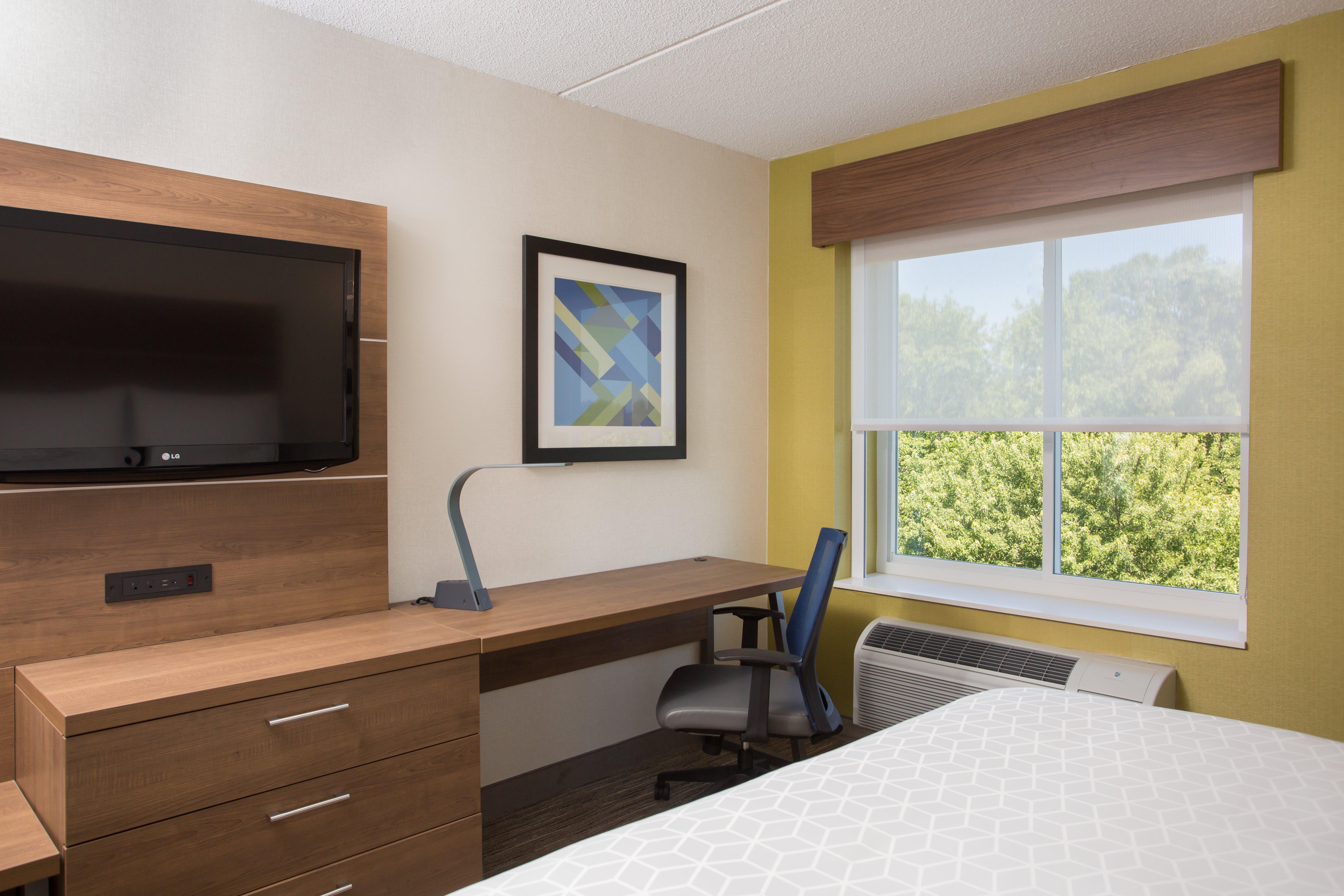 Holiday Inn Express Chelmsford By Ihg Exterior photo