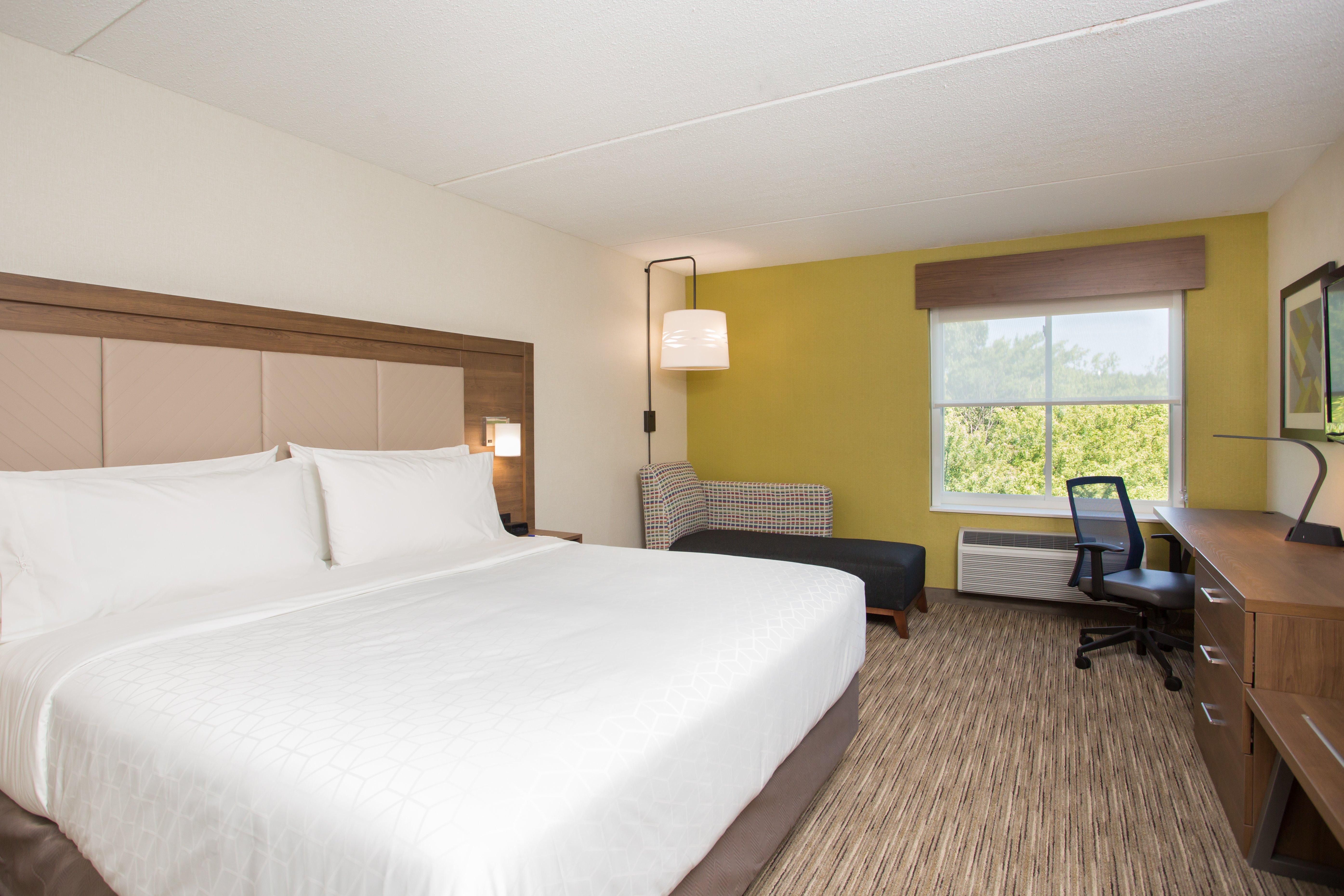 Holiday Inn Express Chelmsford By Ihg Exterior photo
