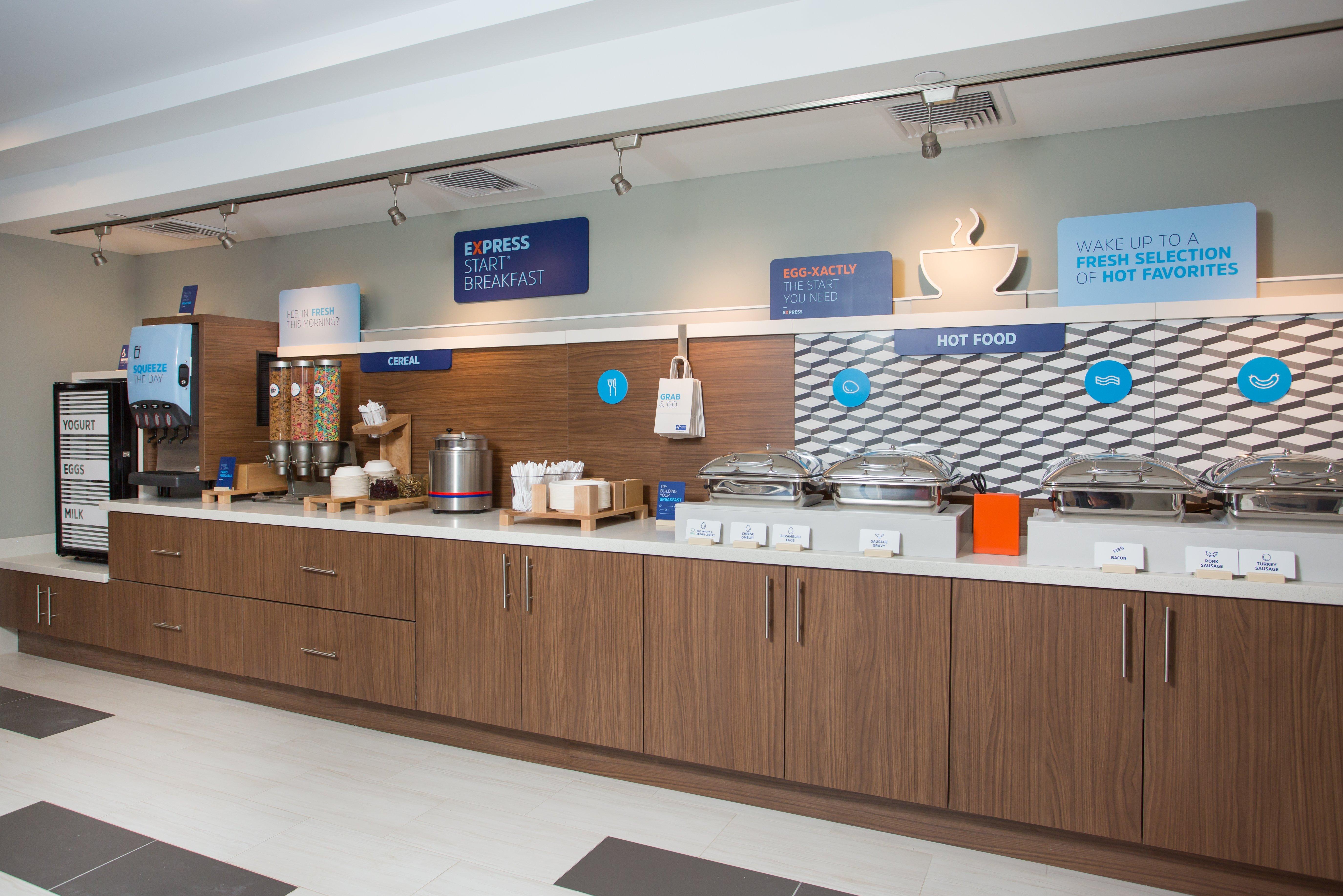 Holiday Inn Express Chelmsford By Ihg Exterior photo