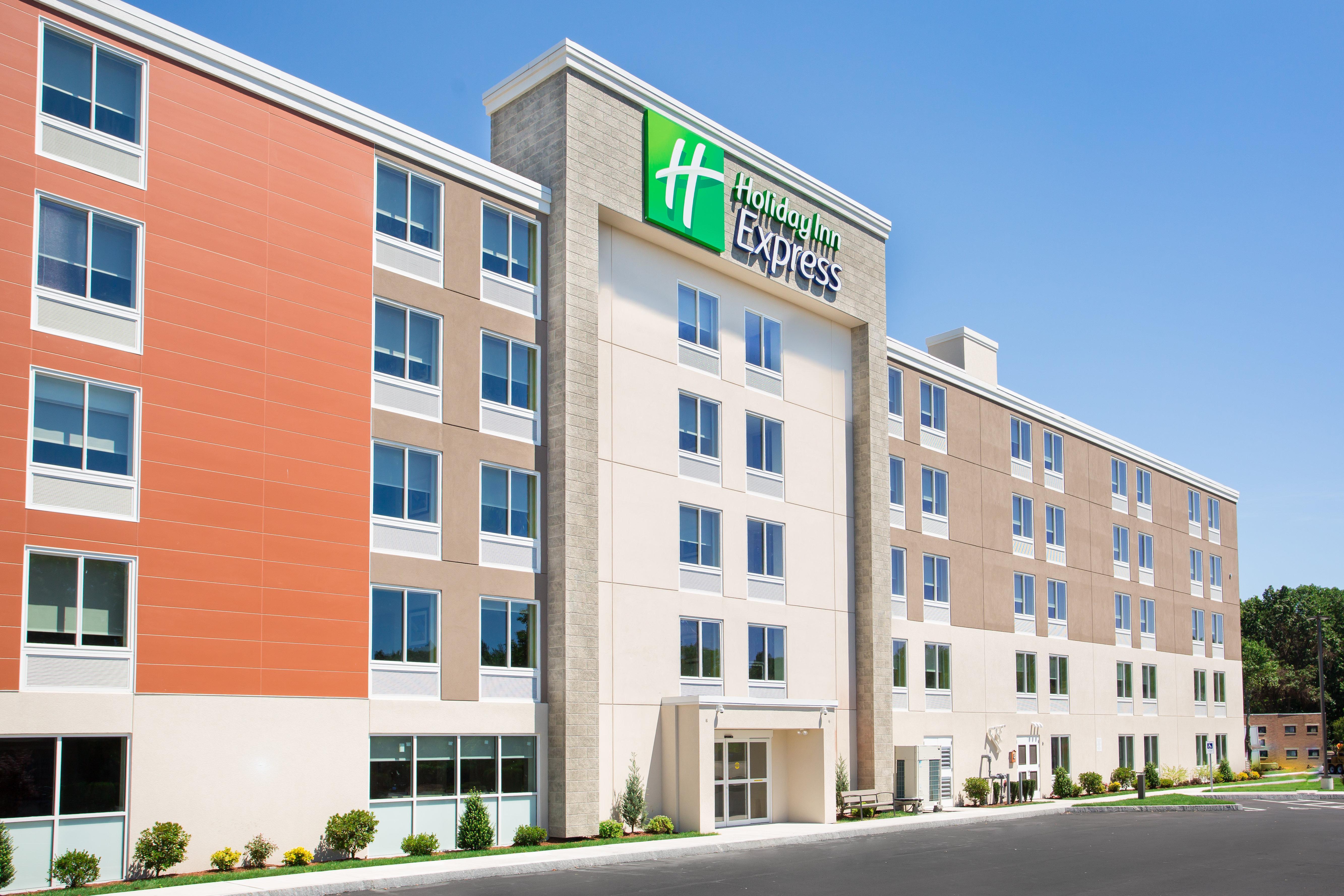 Holiday Inn Express Chelmsford By Ihg Exterior photo