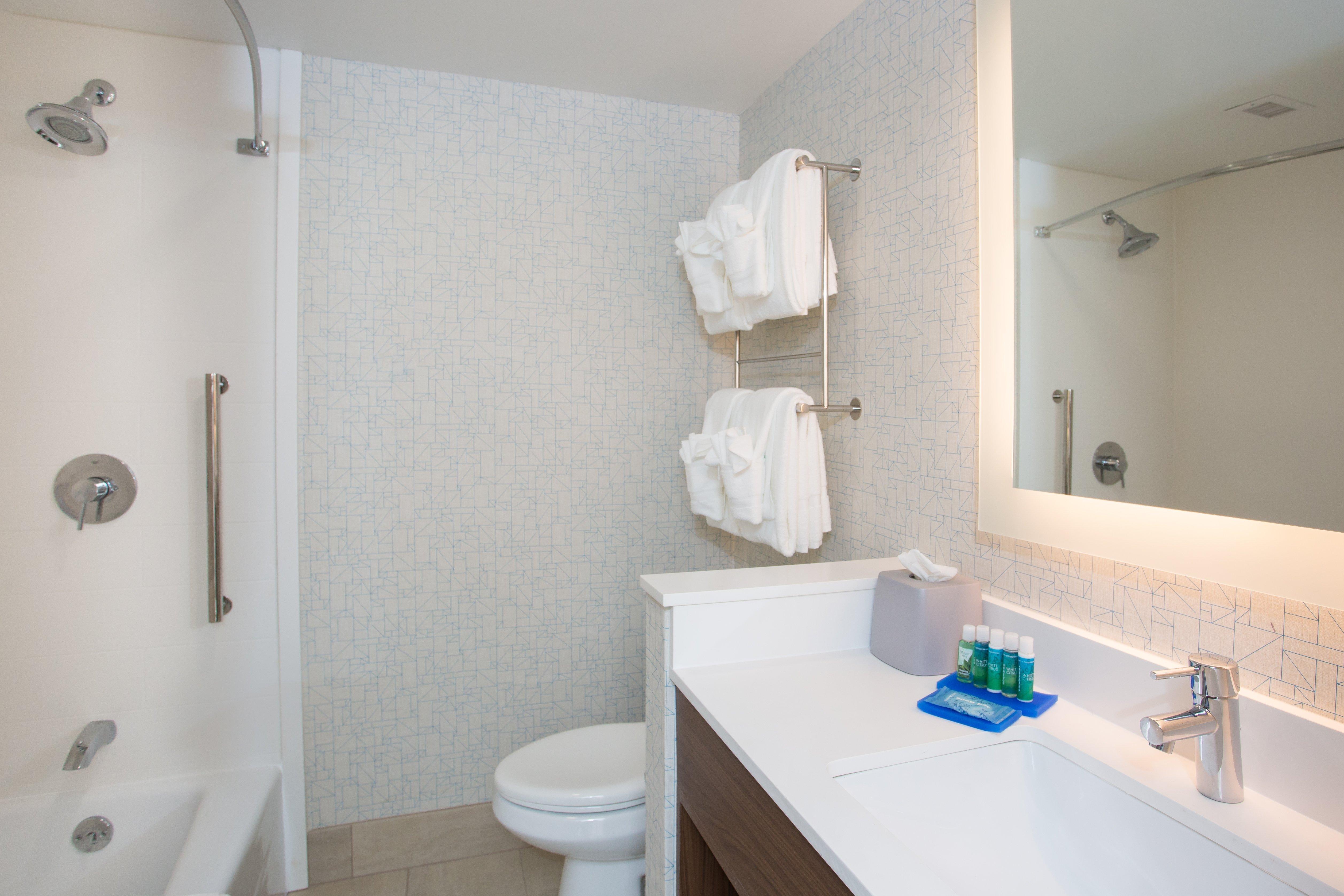 Holiday Inn Express Chelmsford By Ihg Exterior photo